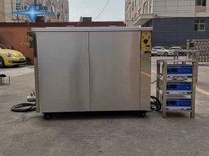 超聲波清洗設(shè)備為什么能延長注塑模具的壽命？