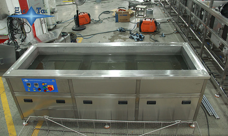 超聲波清洗機(jī)在金屬冶煉設(shè)備清洗中的應(yīng)用與優(yōu)勢(shì)